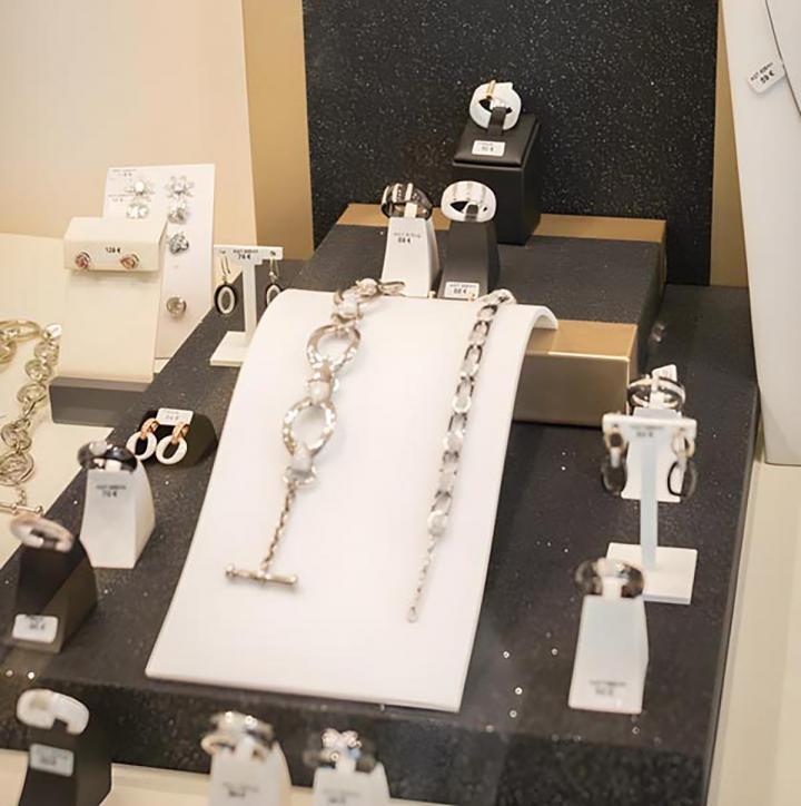 Trouvez Votre Éclat à Limours: Bijoux en Or et Argent
